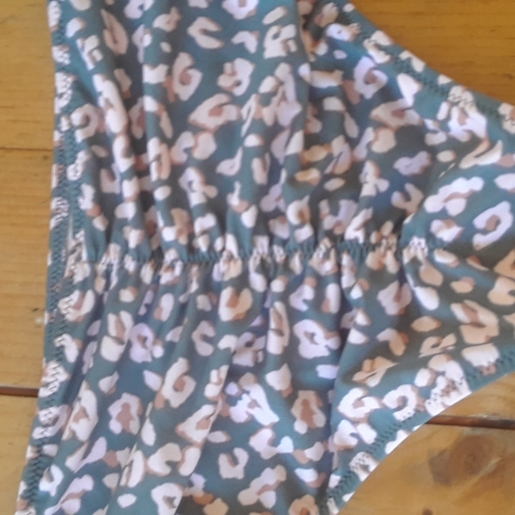 Bikini swimsuit - Picture 3 of 5